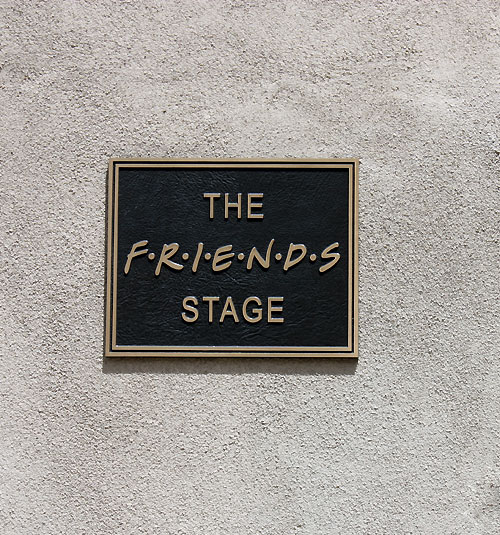 The-Friends-stage-10328